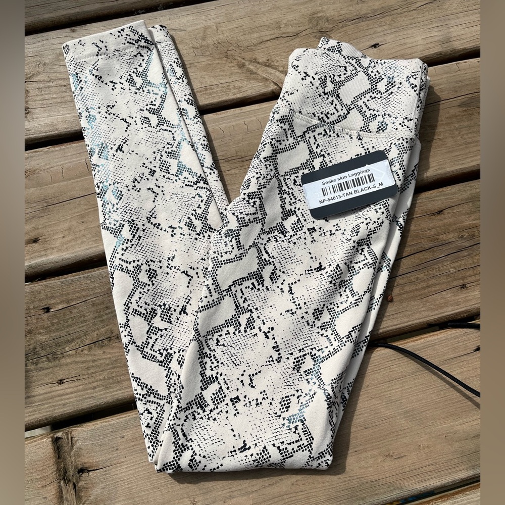 NWT Zenana Fleece Lined Snake Print Leggings S/M - Picture 6 of 10